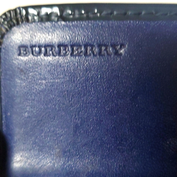 Burberry navy patten leather and canvas signature wallet. - Picture 4 of 13
